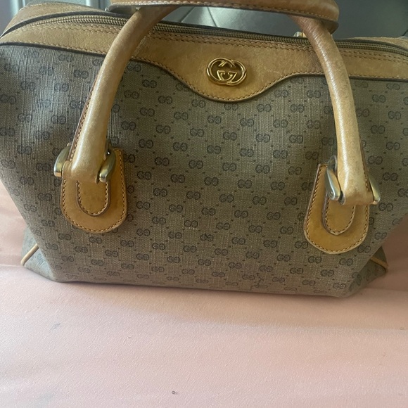 Authentic Gucci Vintage 👜👑 - Picture 4 of 14
